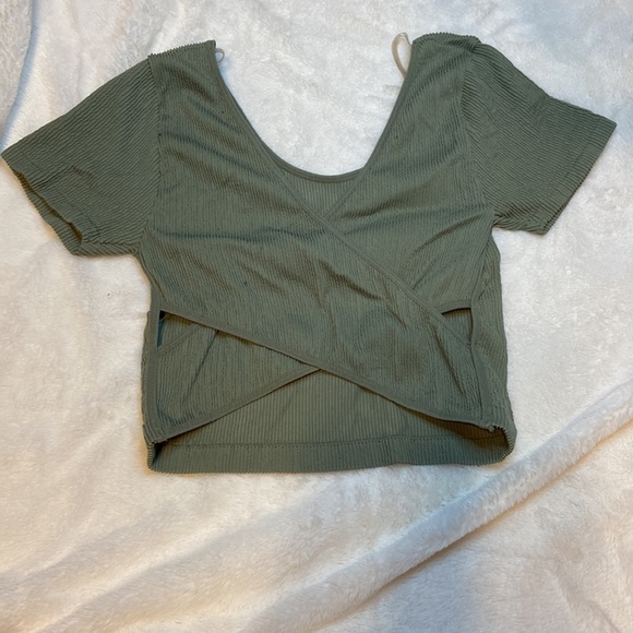 Active Basic | Cross Back Ribbed Crop Top - Picture 2 of 4